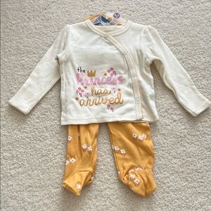 NWT Gerber Baby Outfit